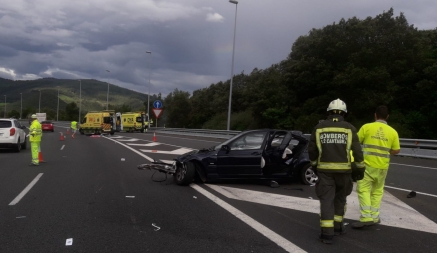 Herido muy grave un varón en un accidente en la A 8 a la altura de la