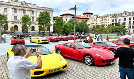 20 vehículos se dan cita en Santander en un encuentro de la Asociación de Entusiastas del Ferrari