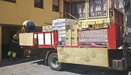 Astillero y la Cruz Roja firman un convenio para repartir alimentos del Fondo de Ayuda Europa ...