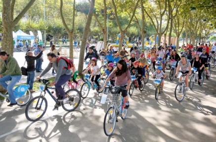 Marcha ciclista, por el centro urbano de Santander, por la Semana de la Movilidad   