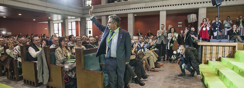 &ldquo;Vamos a ganar, no por vanidad, sino porque Cantabria necesita que gobernemos&rdquo;, afirma Revilla tras ser elegido candidato a la Presidencia