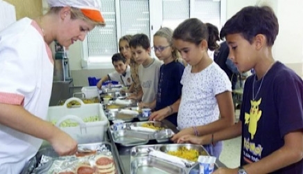 Este martes se inicia un servicio de catering destinado a los alumnos con ayudas de comedor del 75 por ciento