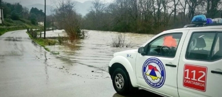 La &quot;invernada&quot; azota la costa y pierde fuerza 