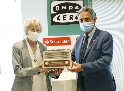 Revilla entrega a María Victoria Troncoso el Premio Mujer Cantabria de Onda Cero y destaca su &ldquo;huella&rdquo; en la atención al Síndrome de Down