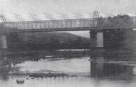 El viejo puente de hierro del ferrocarril entre Renedo y Vioño