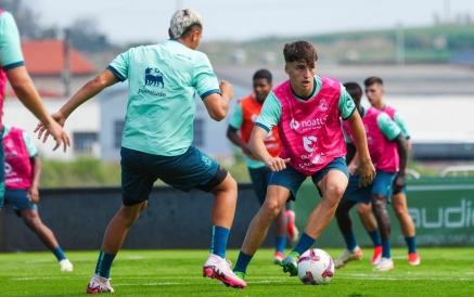 El Racing 2024/25 echa a andar en La Albericia con Unai Vencedor y Javi Castro