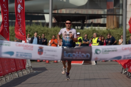 Javier Gómez Noya y Marta Borbón, vencedores del Triatlón Ciudad de Santander en distancia olímpica