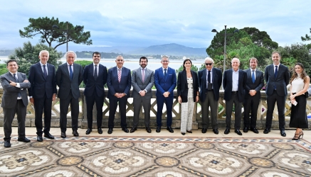 Autoridades locales y autonómicas reciben en el Palacio de la Magdalena a los miembros del Consejo de Administración de Boluda Towage