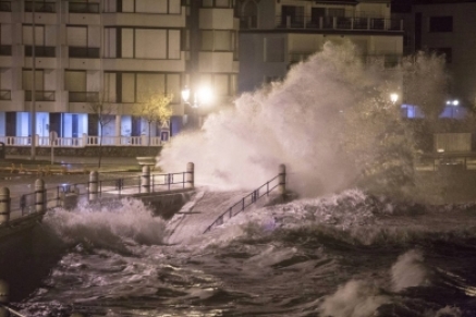 Santander declara la fase de preemergencia del PEMUSAN ante el aviso rojo por fenómenos costeros